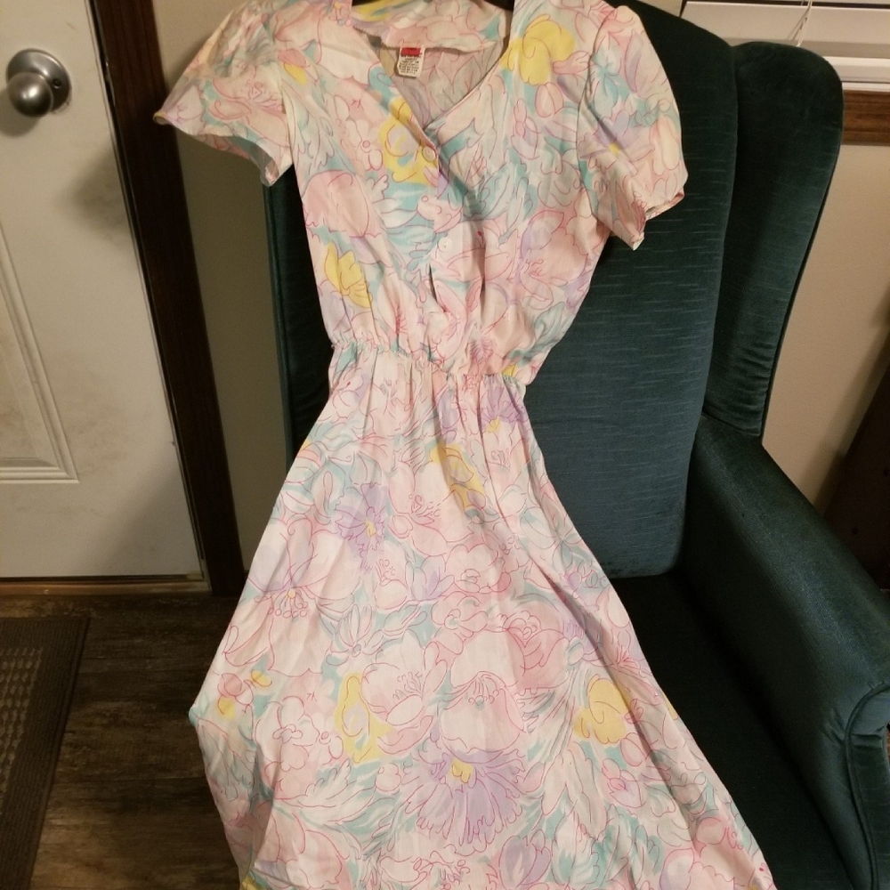 Small Retro Vintage 80s Dress No belt
Thin
